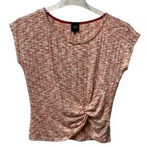 W5 Short Sleeve Red Cream  Top Knot Accent Women’s Size Medium